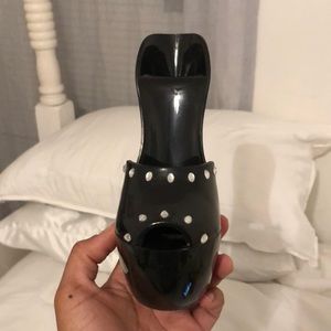 STILLETTO SHAPED PHONE HOLDER